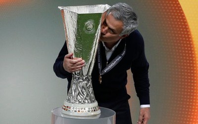 Tin HOT chiều 13/6: Mourinho tranh công với Zidane