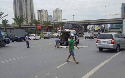 Tai nạn trên đại lộ Thăng Long, cô gái đi xe đạp điện tử vong