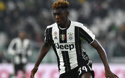 Juventus sắp mất sao mai 17 tuổi chỉ vì... xe máy kéo