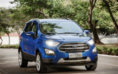 Ford EcoSport 2.0 Titanium 2018 thêm bản động cơ Flex 1.5L mới