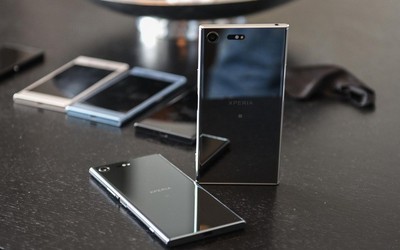 Xperia XZ Premium màn hình 4K, chip Snapdragon 835 lên kệ