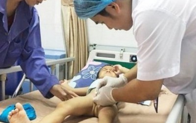 Viết đơn kêu cứu khẩn cấp, cha mẹ trẻ sùi mào gà mong những gì?