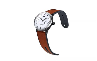 Chiếc smartwatch đầu tiên sạc pin bằng chuyển động cổ tay