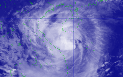 Bão Trà Mi tiến gần đất liền với hướng đi "dị thường"