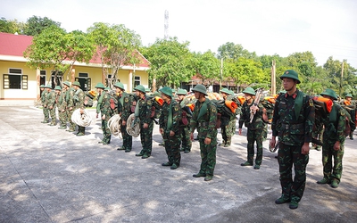 Không còn tàu thuyền trong vùng nguy hiểm, tạm dừng khai thác sân bay Đồng Hới