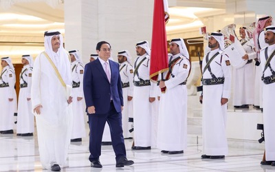 Lễ đón trọng thể Thủ tướng Phạm Minh Chính tại Hoàng Cung Qatar