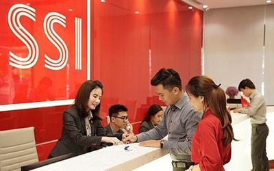 SSI phân phối hơn 5 triệu cổ phiếu cho lãnh đạo thấp hơn 62% thị giá