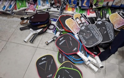 Bà Rịa-Vũng Tàu: Phát hiện nhiều cửa hàng bày bán vợt pickleball không rõ nguồn gốc