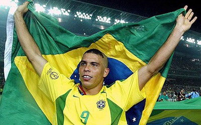 Ronaldo bất ngờ tuyên bố muốn trở lại với bóng đá Brazil