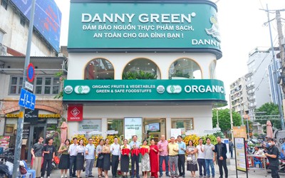 Tưng bừng khai trương cửa hàng DannyGreen tại Ngã 6 Phù Đổng