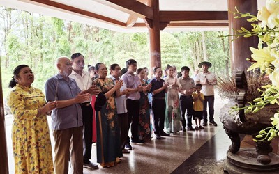 Xây dựng thêm lòng yêu nước, tác phong đạo đức của người luật gia