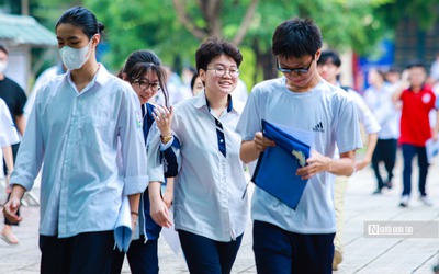 Dạy thêm, học thêm: Mâu thuẫn lợi ích khi giáo viên được dạy học sinh chính khoá