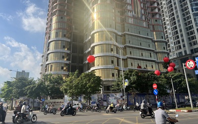 QMS Top Tower dát kính vàng chói mắt: Tiềm ẩn rủi ro