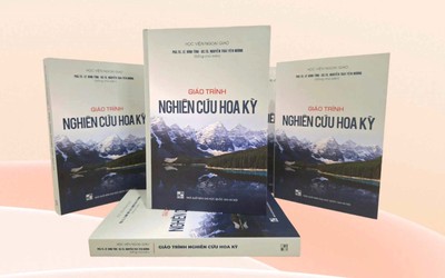 5 năm cần mẫn và vượt khó để xây dựng giáo trình cho môn học Nghiên cứu Hoa Kỳ