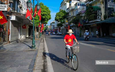 Phố phường Hà Nội bình yên ngày Tết Độc lập