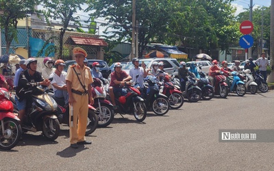 Mô hình “Cổng trường an toàn giao thông” phát huy tác dụng, giảm thiểu ùn tắc giao thông