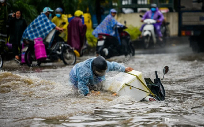 Tin bão mới nhất: Cơn bão số 3 tăng cấp nhanh đang hoành hành trên Biển Đông