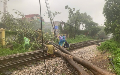 Thông đường trong đêm, ngành đường sắt cơ bản khắc phục xong hậu quả do bão số 3