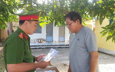 Ghen tuông, chủ quán tạp hóa đâm người đàn ông tử vong