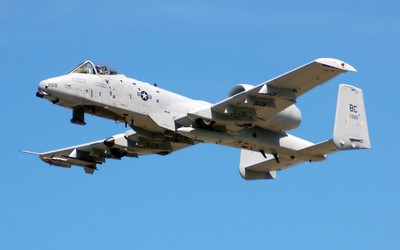 Kinh ngạc với khả năng "chịu đòn" của cường kích A-10 Warthog