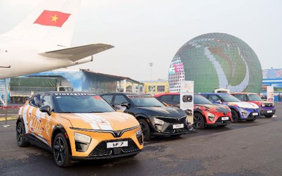 Chạy VinFast VF 7 vượt bão, người dùng Việt khẳng định: “ADAS phản ứng chuẩn xác, đây là chiếc xe đáng tin cậy”