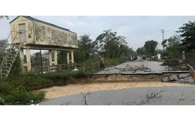 Vỡ bờ sông Vinh, nước ồ ạt tràn vào khu dân cư