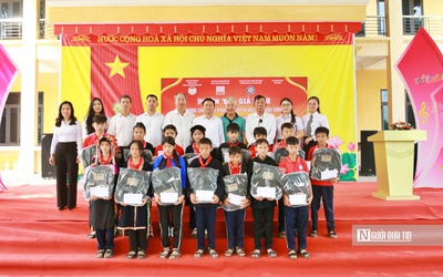 Chi hội Luật gia Công ty Luật The Light đưa pháp luật thành bạn đồng hành của tuổi trẻ