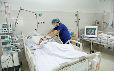 Tự điều trị sốt xuất huyết tại nhà, người đàn ông phải nhập viện gấp