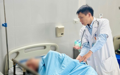 Cứu sống bệnh nhân nhiễm trùng đa kháng, lộ cả xương sống sau mổ cột sống