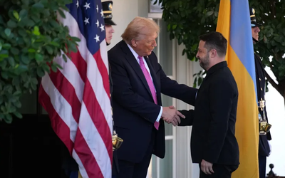 Gặp lần thứ 3 ở Nhà Trắng, ông Trump khen áo khoác của ông Zelensky