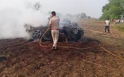 4 người trong gia đình tử vong khi ô tô tông trúng xe máy