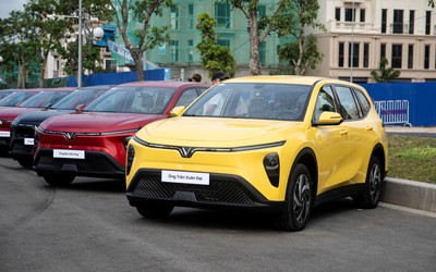 Tài xế Limo Green: “Đầu tư ít, hoàn vốn nhanh, một người chạy xe có thể nuôi cả nhà”
