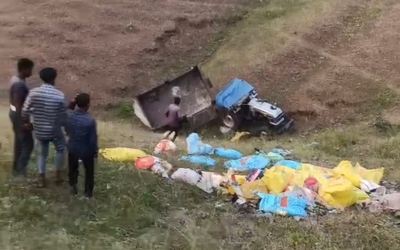 Máy cày lao xuống vực khiến 3 người tử vong, 22 người bị thương