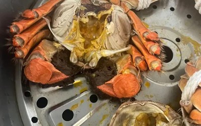 Người đàn ông nhập viện cấp cứu sau 4 tiếng ăn cua