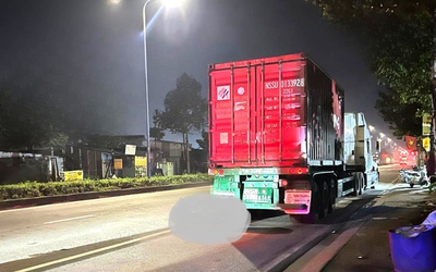 Bản tin 21/10: Vừa dừng lề đường mua cà phê, tài xế hoảng sợ phát hiện người chết sau đuôi xe