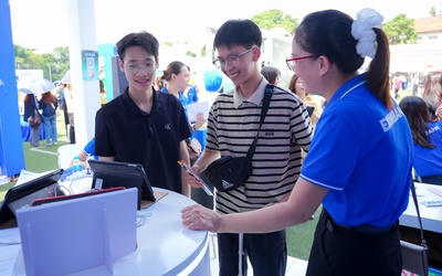 Eximbank lan tỏa tinh thần số tại ngày hội thẻ Việt Nam 2025