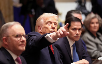 Báu vật 400 năm tuổi suýt vỡ, ông Trump không giấu nổi lo lắng