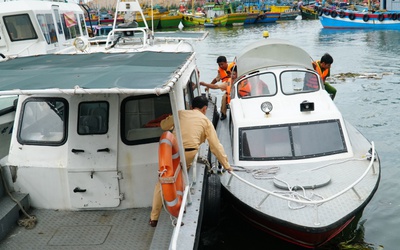 Công an Gia Lai tập huấn kỹ năng lái xuồng cứu hộ, sẵn sàng trước mọi tình huống thiên tai