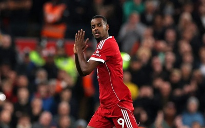 HLV Liverpool tiết lộ thông tin đáng lo ngại về Alexander Isak