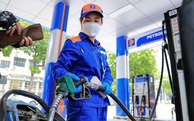 Giá xăng dầu giảm mạnh