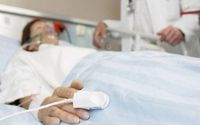 Người đàn ông 35 tuổi "gan trắng xoá" vì thường xuyên uống thứ nước nhiều người mê