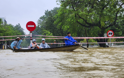 Chuyên gia lý giải nguyên nhân gây ra đợt mưa rất to tại miền Trung