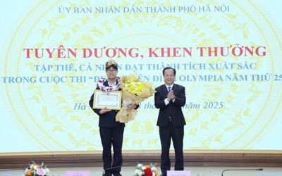 Hà Nội tặng Bằng khen và thưởng 50 triệu đồng cho quán quân Đường lên đỉnh Olympia
