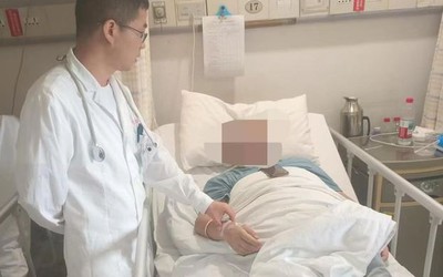 Người đàn ông 53 tuổi đột ngột bị liệt sau khi thức dậy