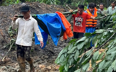 Sạt lở đất ở Đà Nẵng khiến 5 người bị thương