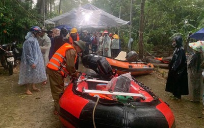 Tìm thấy thi thể người đàn ông mất tích khi ra sông vớt gỗ trong mưa lũ