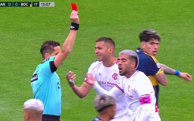 Trọng tài bị "treo còi" sau khi rút thẻ đỏ đuổi con trai Chủ tịch AFA