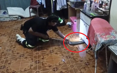 Nhìn xuống gầm kệ, người đàn ông phát hiện cảnh tượng "nổi da gà" giữa đêm