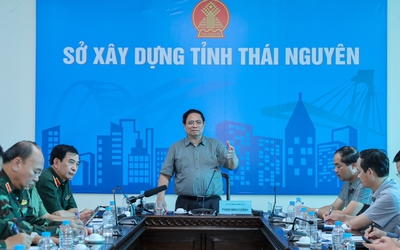 Thủ tướng: Dứt khoát không để người dân vùng lũ thiếu ăn, thiếu mặc