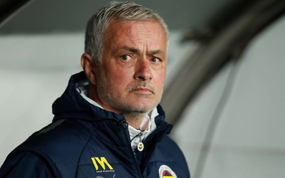 Choáng với hóa đơn khách sạn của HLV Mourinho